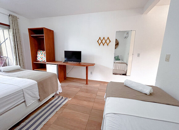 Quarto Duplo com Cama Extra
