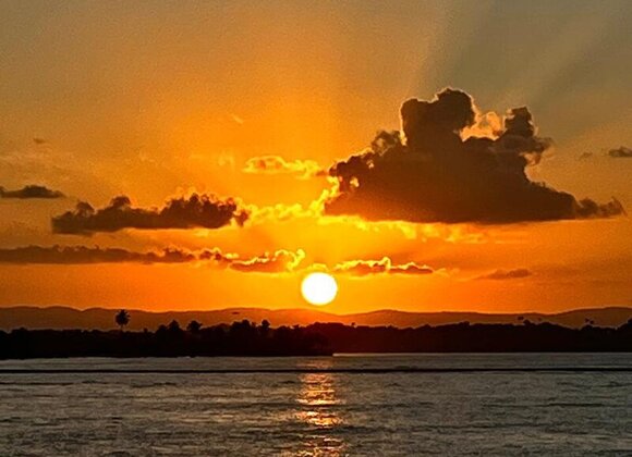 Suíte Duplo Deluxe – Vista, Espaço e Aconchego no Alto da Paz