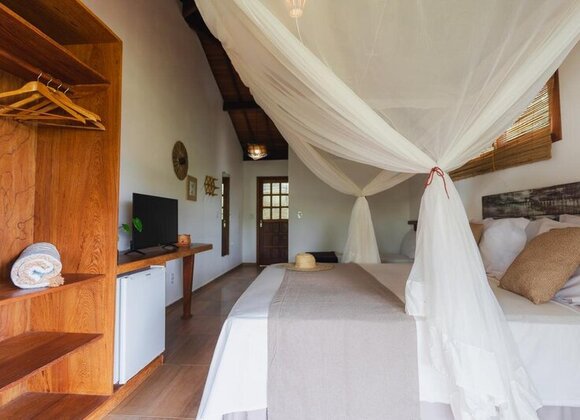 Suíte Duplo Deluxe – Vista, Espaço e Aconchego no Alto da Paz