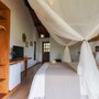 Suíte Duplo Deluxe – Vista, Espaço e Aconchego no Alto da Paz
